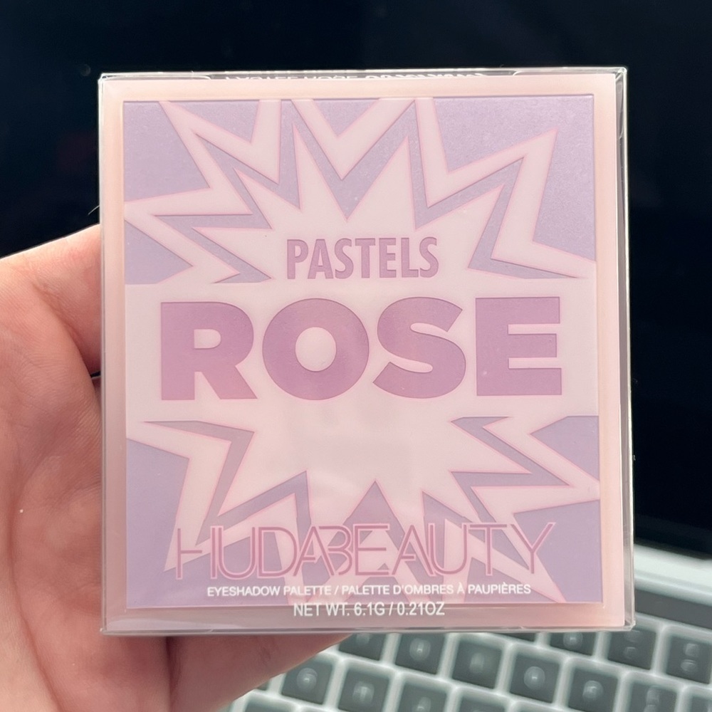 HUDA Beauty: Pastels Obsessions Eyeshadow Palette (Rose) - Picture 2 of 3